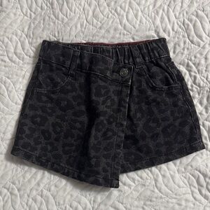 Stylish Black Leopard Print Denim Shorts
